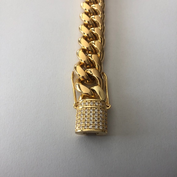 Zales 18k Gold Bracelet with Zirconia Diamonds - Picture 5 of 6